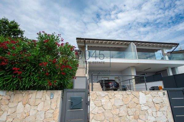 Eckreihenhaus-Villa mit großem Garten in Castion Veronese - Gardasee