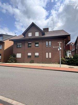 Straßenseite frontal