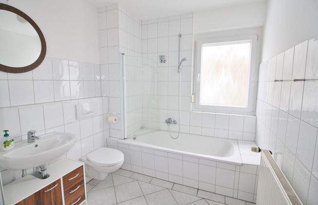 OG-Wohnung / Wannenbad