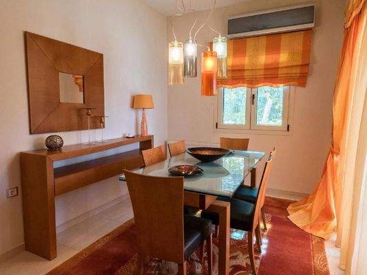 Kreta, Roussospiti: Einzigartige Villa mit separatem Apartment auf großem Grundstück mit Pool zu verkaufen