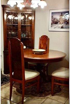 Praktischer Essbereich Anliegende Küche