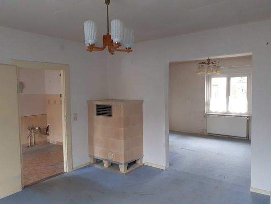 Blick aus dem Wohnzimmer zur Küche