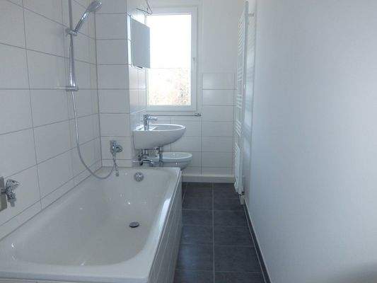 Beispiel Bad mit Badewanne