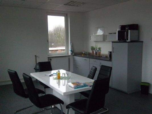 Büro 4 incl. Küchernzeile im 1. OG