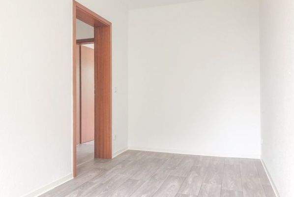 Kinderzimmer_Blick zur Tür