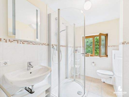 Modernes Badezimmer im EG