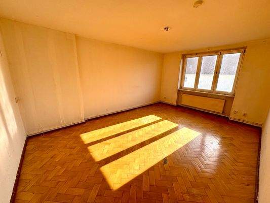 leerstehende WE Wohnzimmer