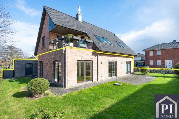 Hintere Hausansicht mit eigenem Garten