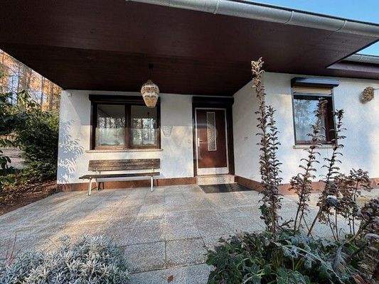 Ost-Süd Terrasse / Hauseingang