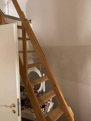 Treppe zum Spitzboden 