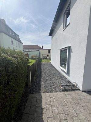 Zuwegung/ Stellplatz