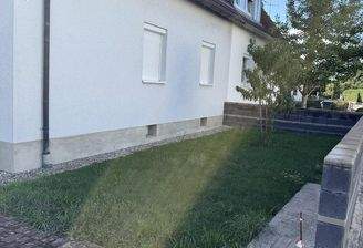 Außenansicht von der Straße 4