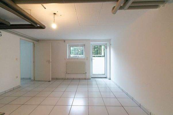 Heizungsraum, Sicht auf Außentreppe