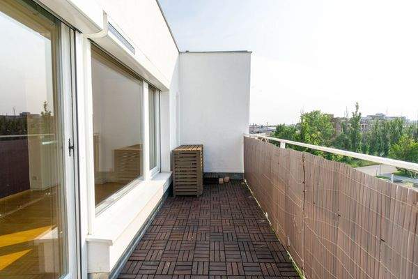 sonnige Ost-Terrasse