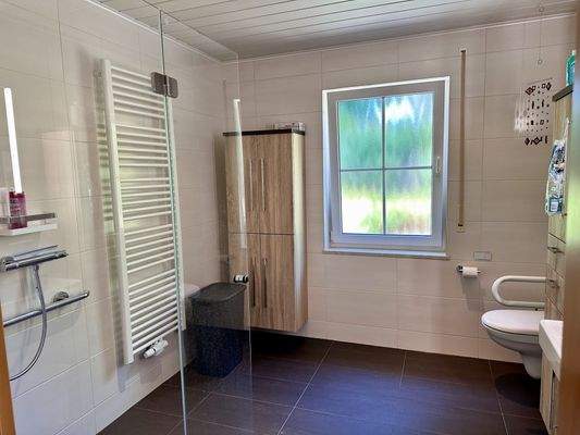 Badezimmer im Erdgeschoss