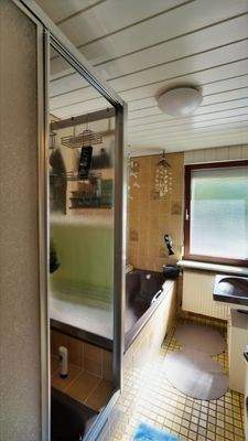 Bad EG Wanne u. Dusche