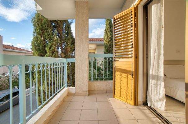 642062-detached-villa-for-sale-in-kato-paphos-univ