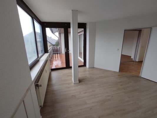 Wohnung mit Balkon.jpg