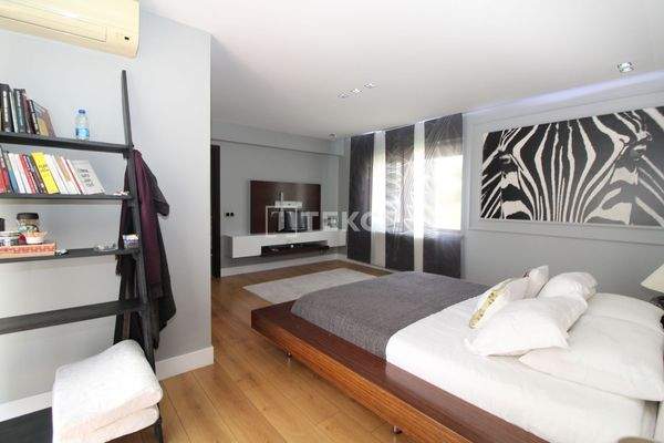 Spacious Stylish Villa with Private Garden in Ankara Çayyolu