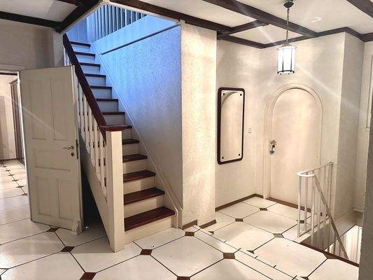 Flur mit Aufgang zum Dachboden