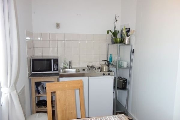 Kochzeile mit Kitchenette, Mikrowelle, Toaster etc