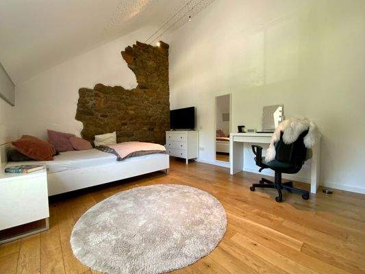 Schlafzimmer OG Links.