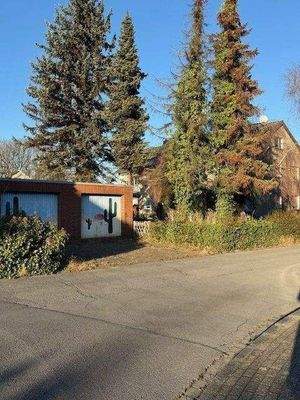 Garagen- und Hausansicht