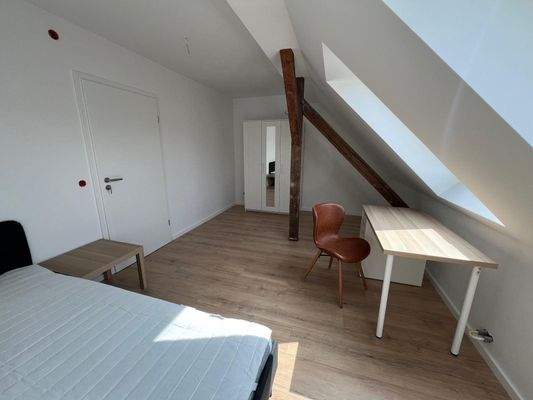 Wohnung (Dachgeschoss)