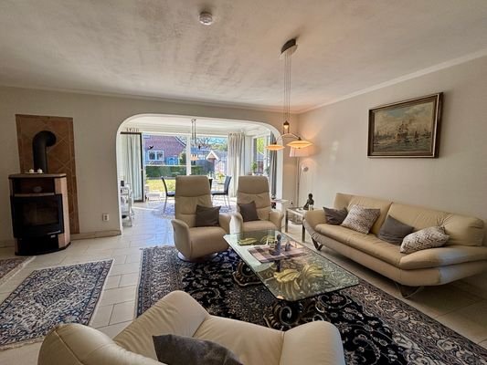 großzügiges Wohn- und Esszimmer
