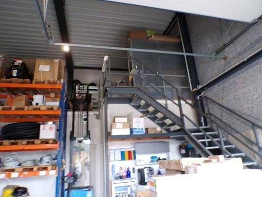 9a Lager (Blick auf Treppe)