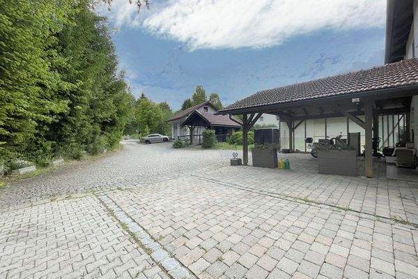 Carport/Nebengebäude/Garage