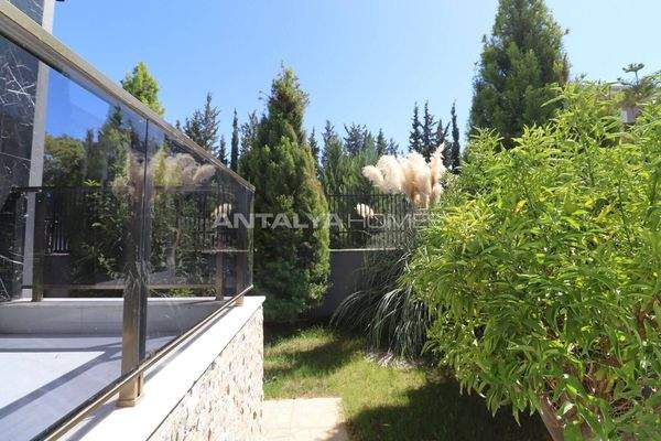 Elegant House with Private Pool in Antalya Yesilbayır