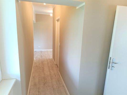 Flur zum Schlafzimmer und Bad