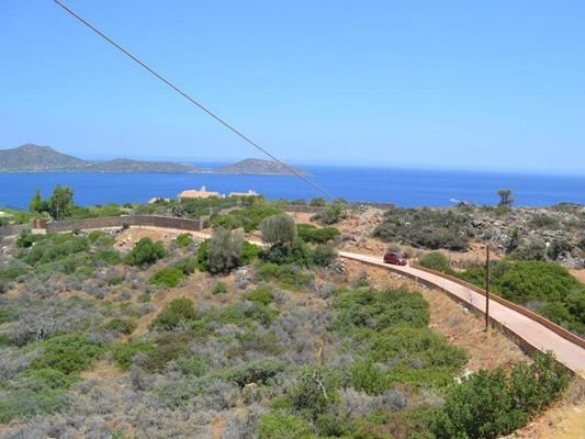 Kreta, Elounda: Großes Grundstück in Traumlage zu verkaufen