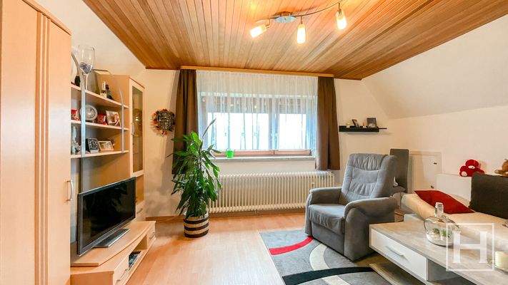 Gemütliches Wohnzimmer im Dachgeschoss