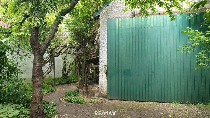 9.Grundstück mit Scheune