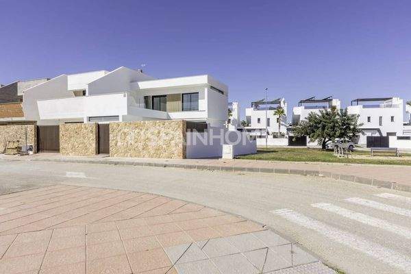 Villas with Pool in an Advantageous Location in San Javier