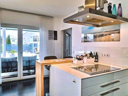 Einbauküche  Blick zur Terrasse