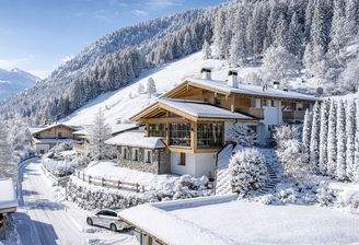 KITZIMMO-Exklusives Landhaus in traumhafter & unverbaubarer Aussichtslage - Immobilien Kitzbühel.