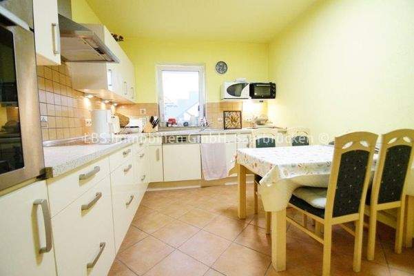 Küche mit Essbereich