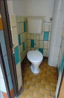 WC im Innenhof