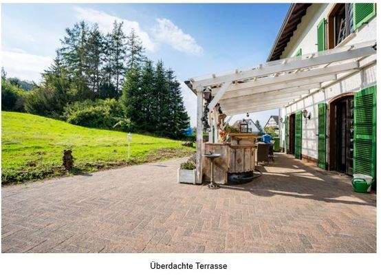 Überdachte Terrasse.JPG