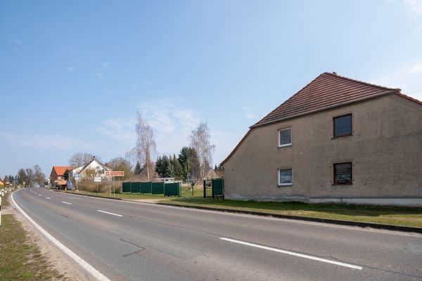 Straße vor dem Haus