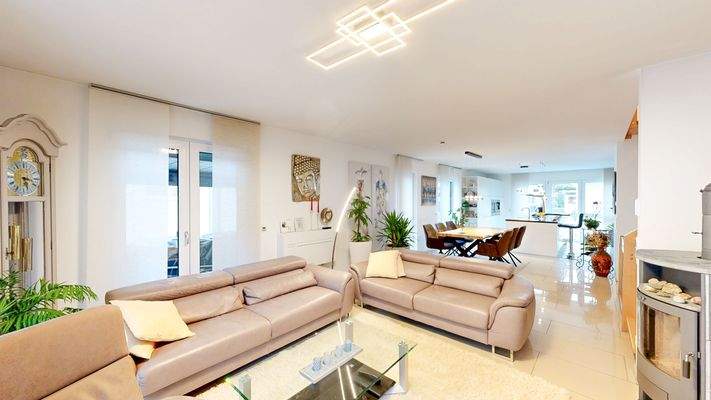 Großzügiger Wohnbereich OG