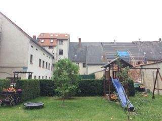 Garten zur Hausansicht.jpg