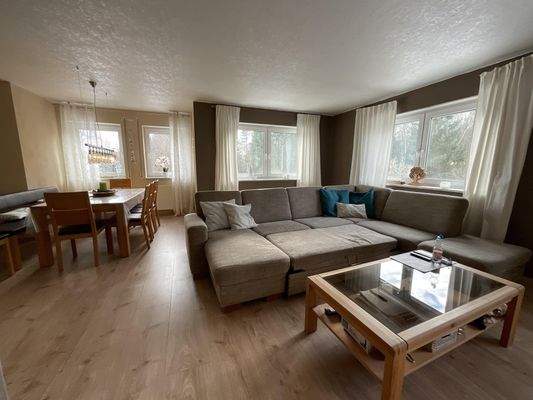 Blick ins Wohn- Esszimmer