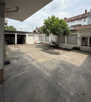 Garagen u. Stellplätze