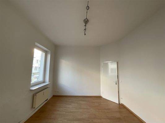 Raum_Zimmer Flur vor Kopf links_IMG_1750049472986.