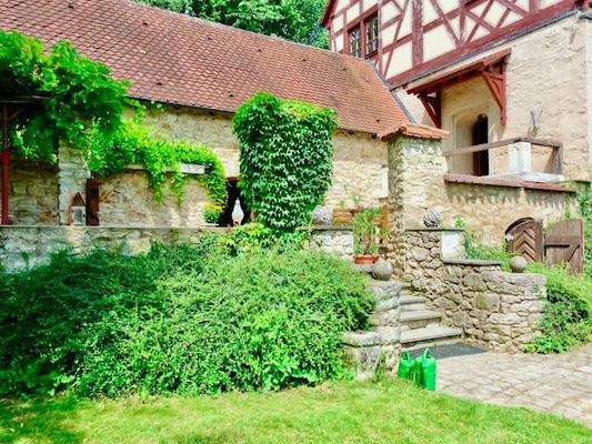 Schloss Anbau mit Atrium-Terrasse 1.jpeg