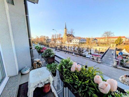 Balkon mit Ausblick auf den Lendhafen